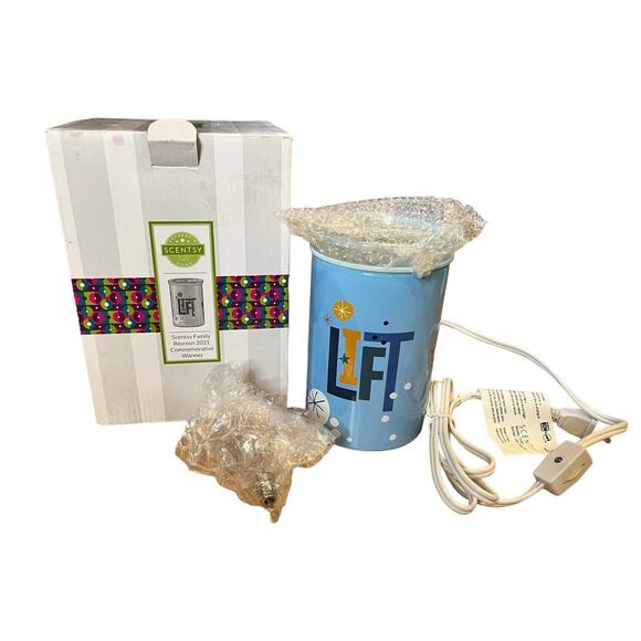 RARE SCENTSY Family Reunion 2021 Commemorative Warmer Lift New Open Box - Picture 1 of 9